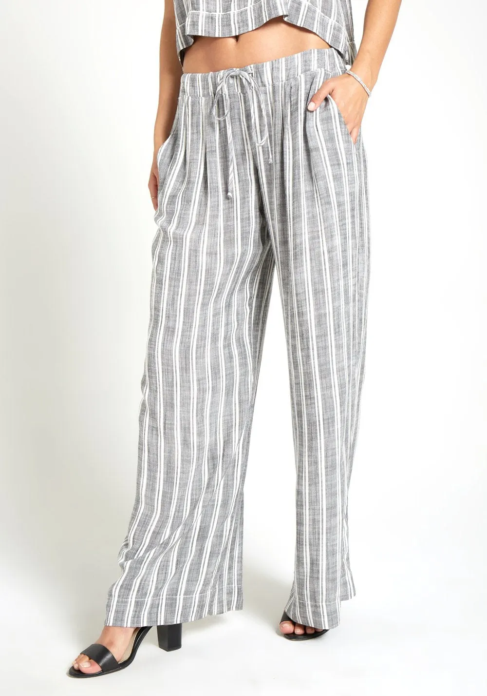 Bella Dahl - Pleated Front Wide Leg Pant in White